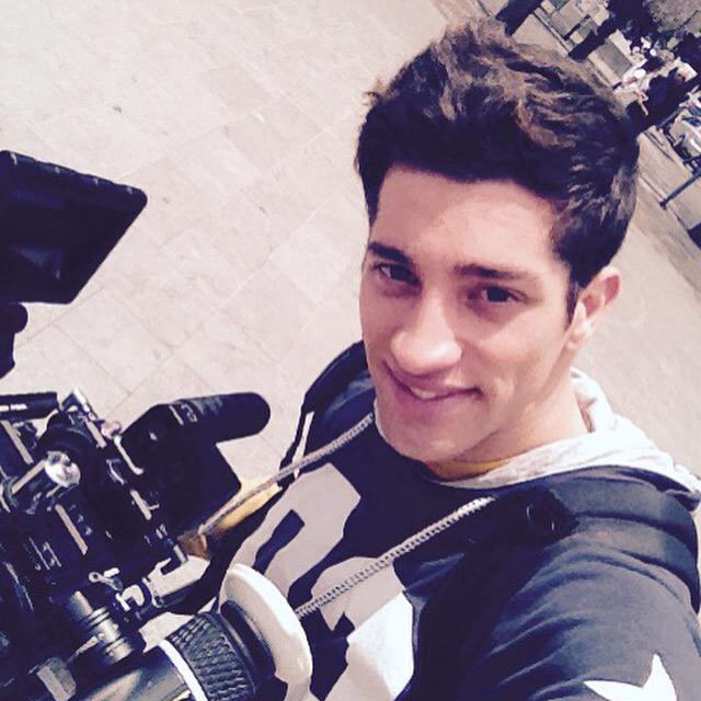 MoiseCuria's tweet photo. E con oggi terminano le riprese di "abbraccialo per me" 
Ciao "Ciccio" ci vediamo al cinema.. @abbraccialofilm http://t.co/KbCKh0P9Uw