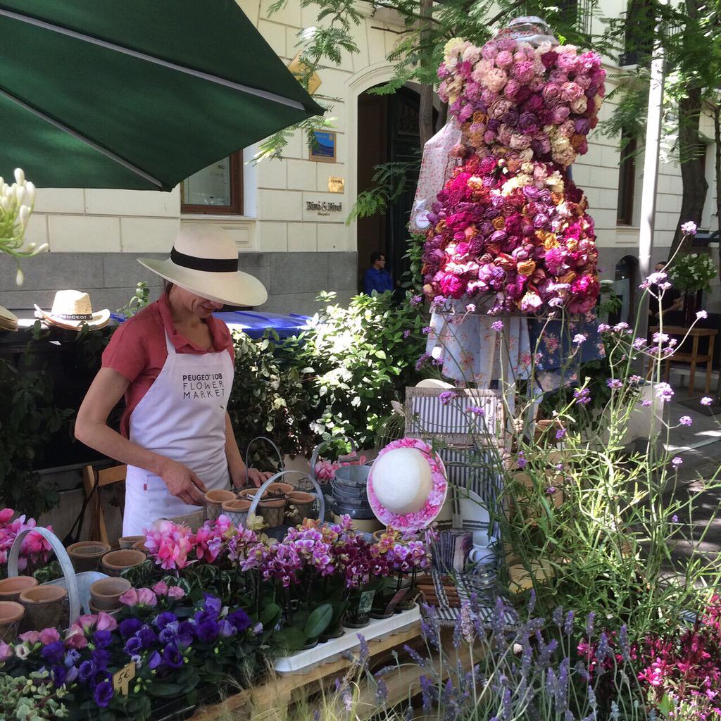 Carme_Munoz's tweet photo. Flower Market by SModa #mola http://t.co/WwH3JUOE0c