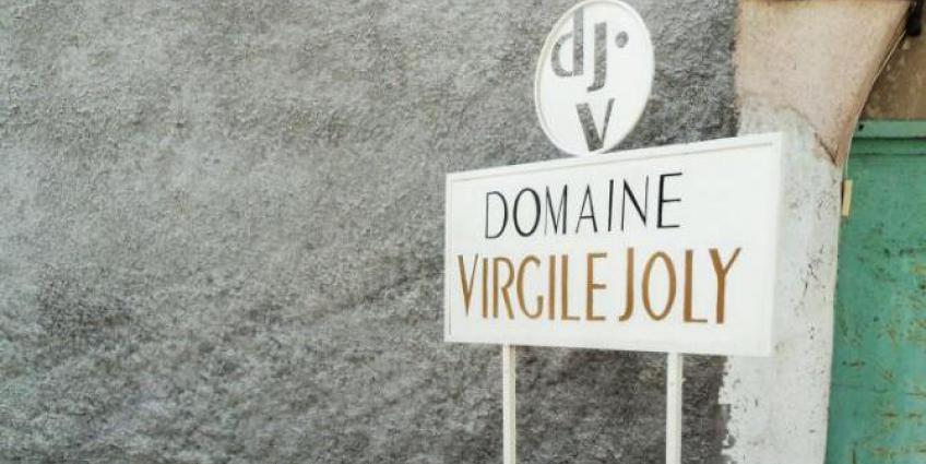 le_bookshop's tweet photo. Meet us @ Espace rencontre in 15 min for a "Book & Wine" conference with @PatrickMoonBks & Virgile Joly! #CDL30 http://t.co/wZVyQEoltN