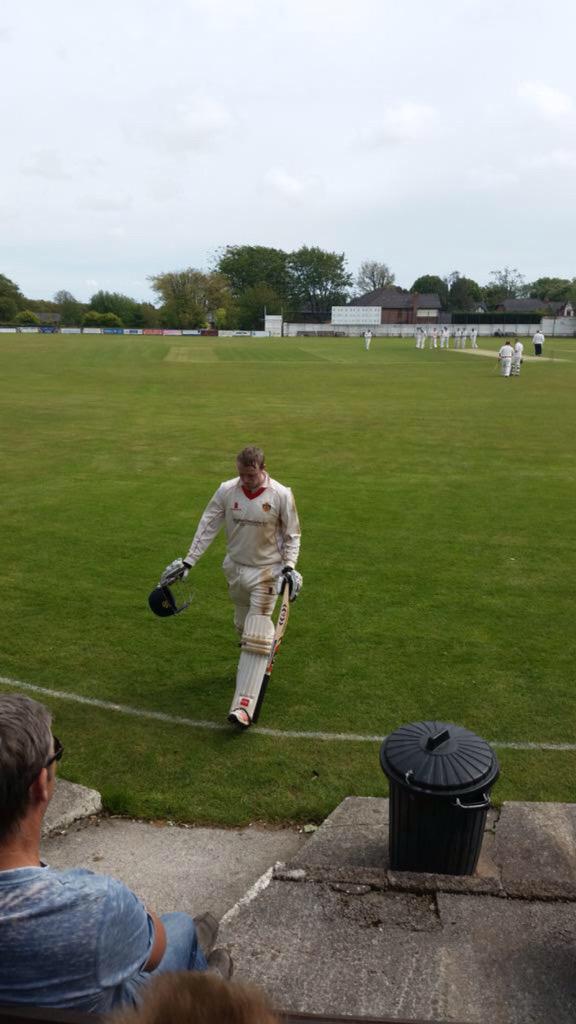 npremierleague's tweet photo. @PhilipNedley @Allyjarv @ECB_cricket @LancsCB @JohnWrightECB the day so far in colour @npremierleague #WeGetTheGameOn http://t.co/330rgGQbI6