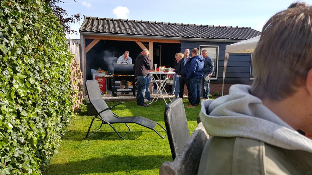 VelsenA1's tweet photo. Eind bbq. Geen prijzen. Wel het beste voetbal. Tot volgend seizoen! http://t.co/ZsJ7UX7zdv
