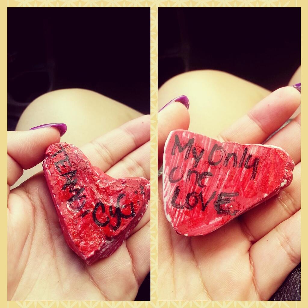 coniiearce's tweet photo. Soooy una persona poco detallista peeeeero me nació hacer este "corazón" jajjaa .. TE AMO MUCHO BEBÉ ♥♥ @germanbl http://t.co/ITh5lEHr5F