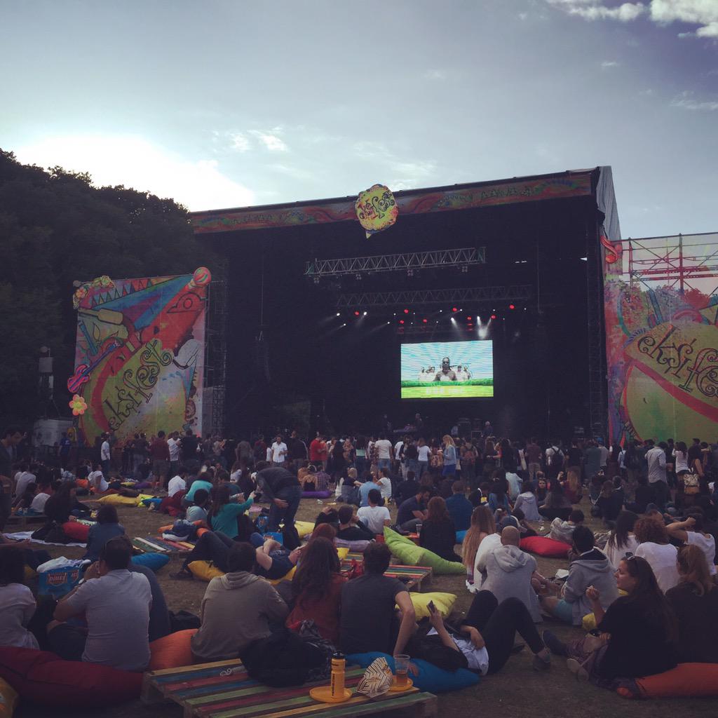 An itibariyle Ekşi Fest sahnesinde:
<a href="/larueketanou/">La Rue Kétanou</a>