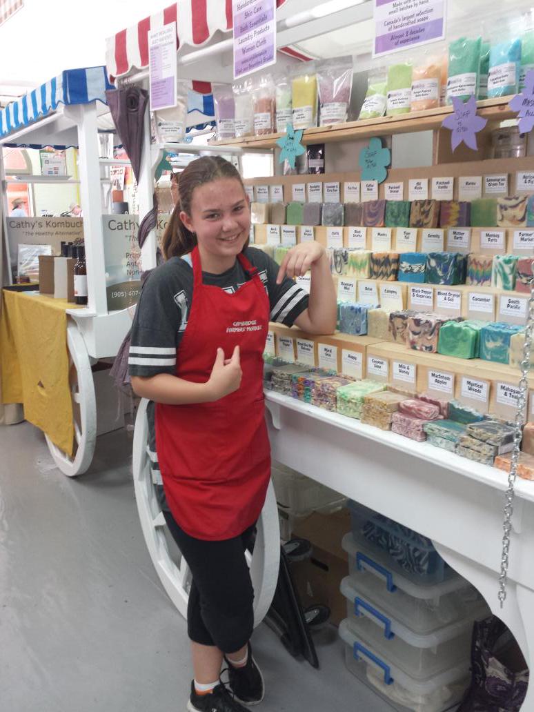 WyldeRoseSoaps's tweet photo. My soap apprentice happy and chipper even after a busy and hot day at the Cambridge Farmers Market <3 her http://t.co/6ueKYJ67IQ