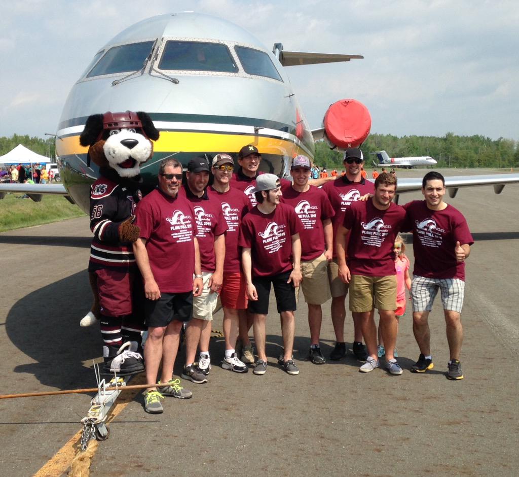 yourtvptbo's tweet photo. @PetesOHLhockey at the #GlobalAngels #PlanePull #charity event at the PTBO Airport. 6.48secs is all it took! http://t.co/dSUyoY6n2v