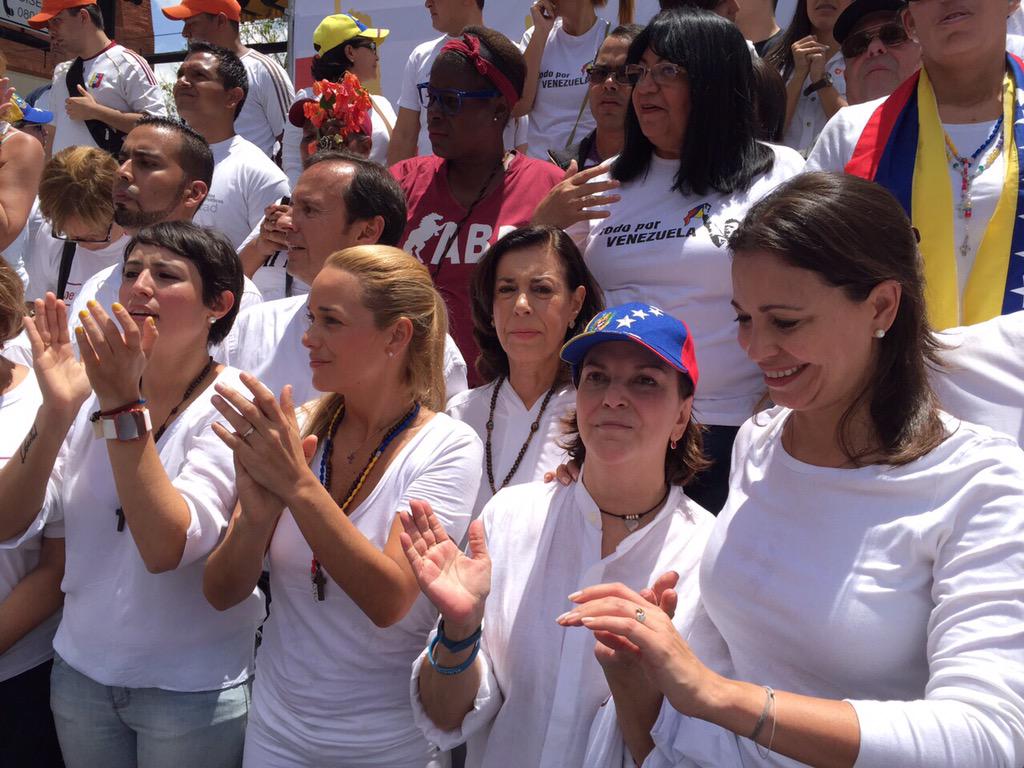 liliantintori's tweet photo. Dedicamos esta lucha a las mujeres de Vzla. No descansaremos hasta devolver la Paz #VenezuelaUnidaPorElCambio http://t.co/E3yqUx1kjm