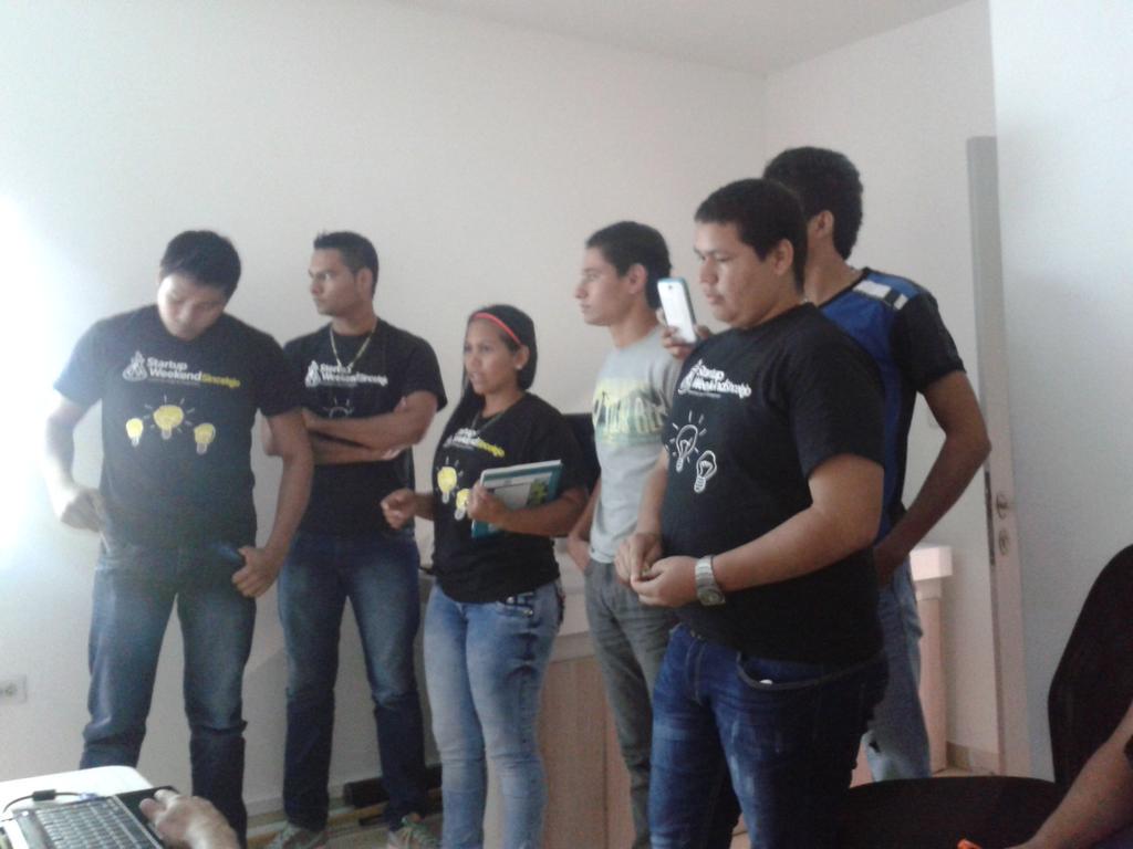 clau_jimenezh's tweet photo. En panel de mentoría en el #SWSincelejo @UniCecar @SWCol http://t.co/eUQXWbgUdH