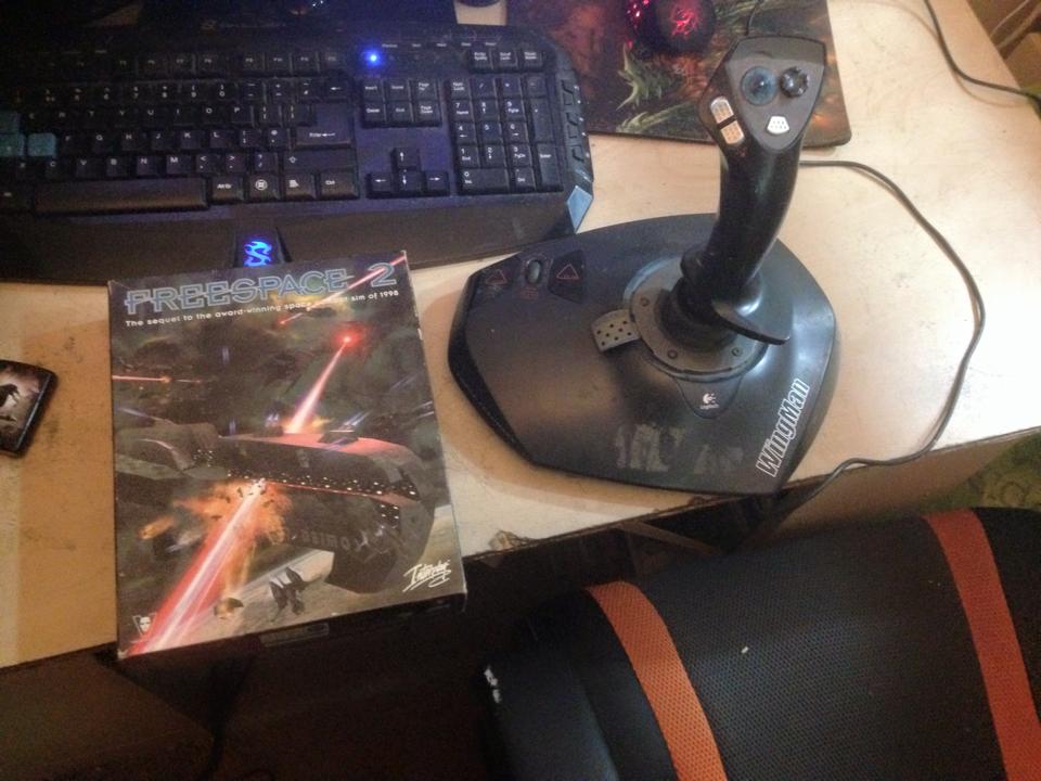 Ceriwenna's tweet image. Just found these out, My fav game of all time #Freespace2 and my first Joystick from when i was 8. It still works :D