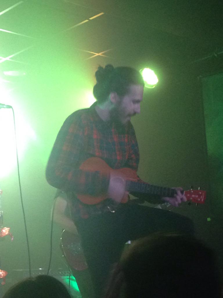 Ireneutron's tweet photo. Menos mal que existes y no tengo que imaginarte... @CarlosSadness CONCIERTAZO!!!! Vuelveeeee a Murciaaaaa!!!!BRAVO http://t.co/c407iKGzee