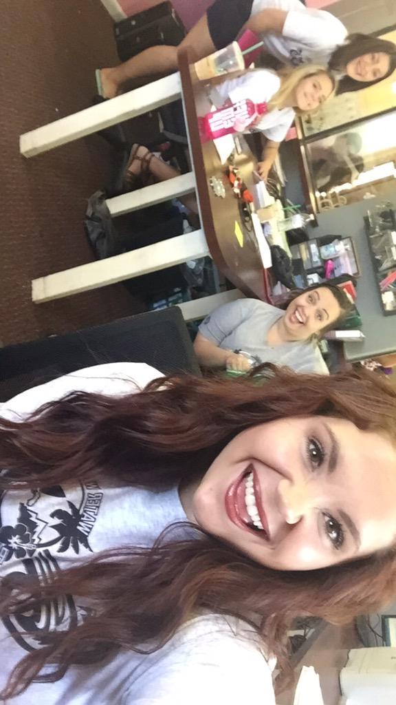 blettenbleezy_5's tweet photo. I love my job. ☺️👯👯💕 http://t.co/OJHeJJEKyA