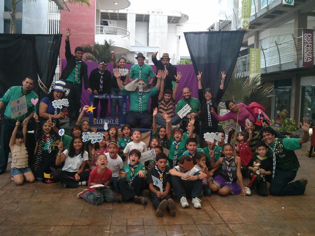 GUARITOS_SCOUTS's tweet photo. Así cierra el Lobashow Palavecino 2015 @scoutsvenezuela @GUARITOS_SCOUTS @GSTerepaima #SemanaScout2015 #RegionLara http://t.co/kybjvZiGcg