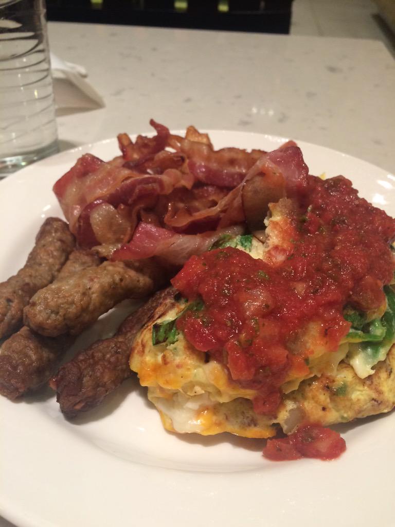 TheFitnessJurk's tweet image. Still #ValueHunting the fuck out of this $10 breakfast buffet at Palms.