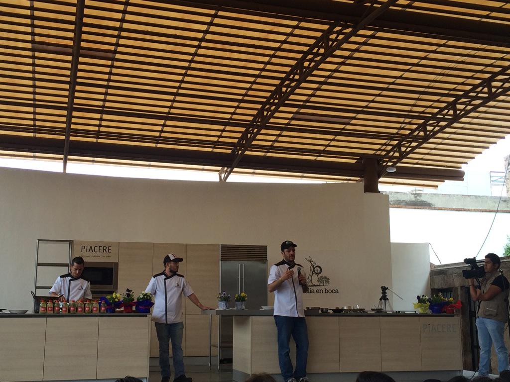 Ya esta la ponencia de <a href="/oralearepa/">Orale Arepa</a> y <a href="/primariomx/">PRIMARIO</a>  en <a href="/moreliaenboca/">Morelia en Boca</a>