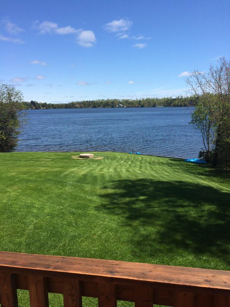 skinamsoil's tweet image. Two flat tires on the pontoon trailer equals beers on the deck instead. #summerissues
