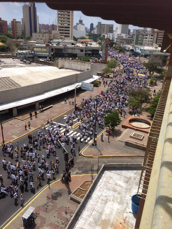 zuliahabla's tweet photo. Maracaibo presente en las calles http://t.co/56gZfgrl66