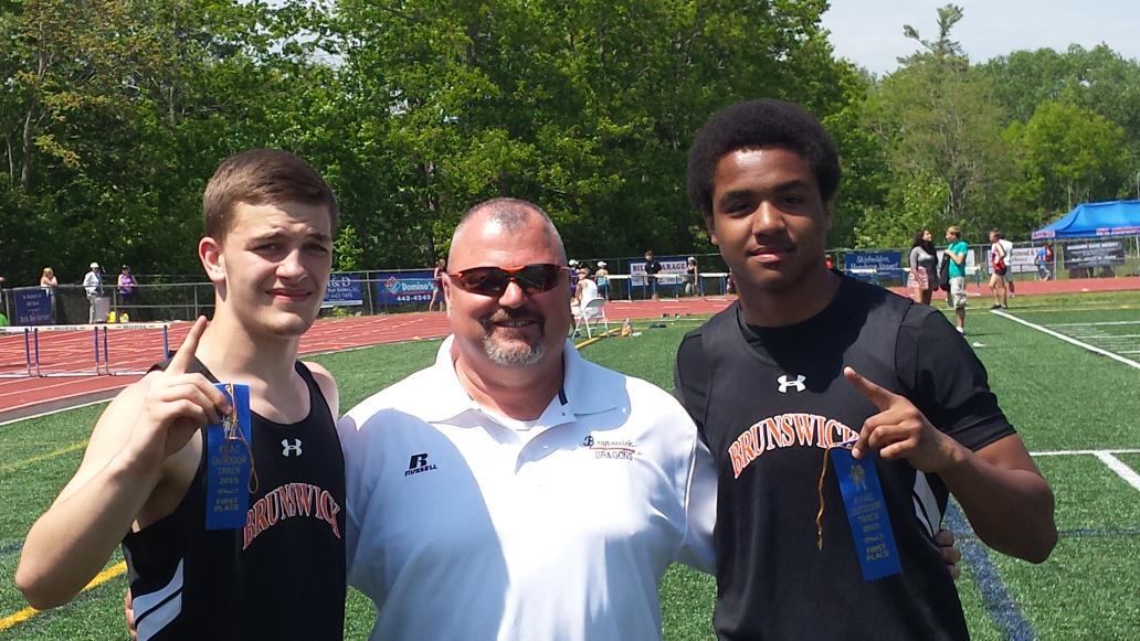 COACH_RAM's tweet photo. Hanging with my boys Hunter and Jazz #differentbodytypes #sigh #GODRAGONS http://t.co/hSAhnobEIZ