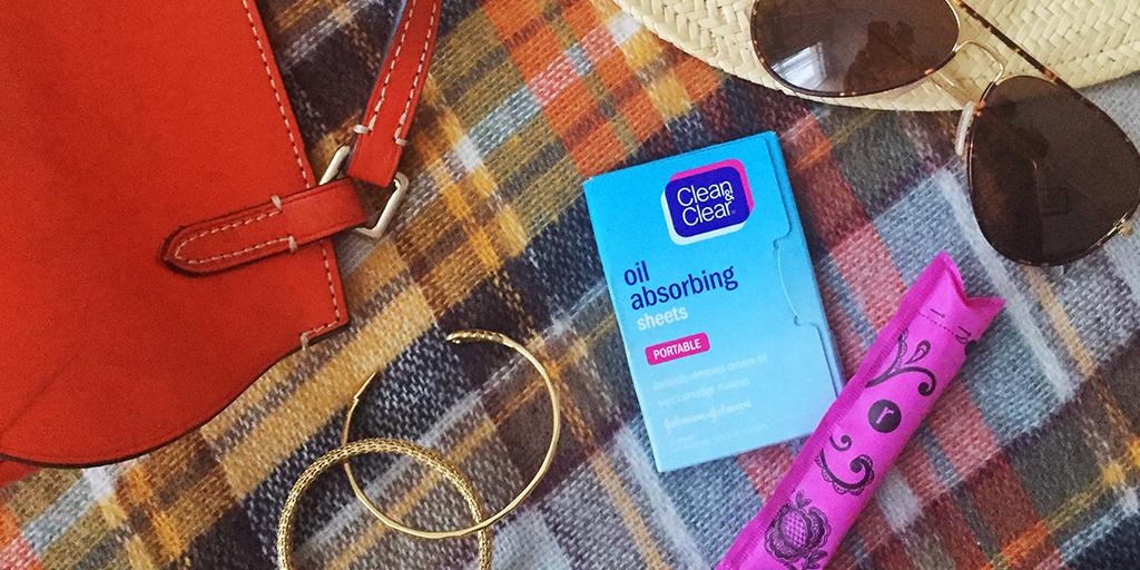 cleanandclear's tweet photo. This weather calls for an outdoor celebration! Our go-tos? A day outdoors w the girls, #Girlssentials & @UByKotex! http://t.co/brygSkswq0