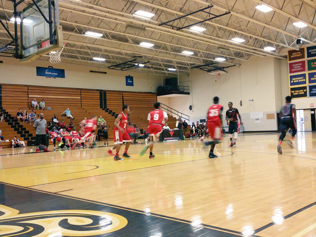 UpstateScout's tweet photo. @BasketBullhoops is getting it done again here in Springfield. #NewEnglandHoops http://t.co/nbvaZiqWMb