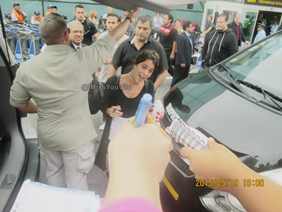 TS_Mexico's tweet photo. -@TiniStoessel con fans en Lima "Perú". http://t.co/kbqA1LjkEP