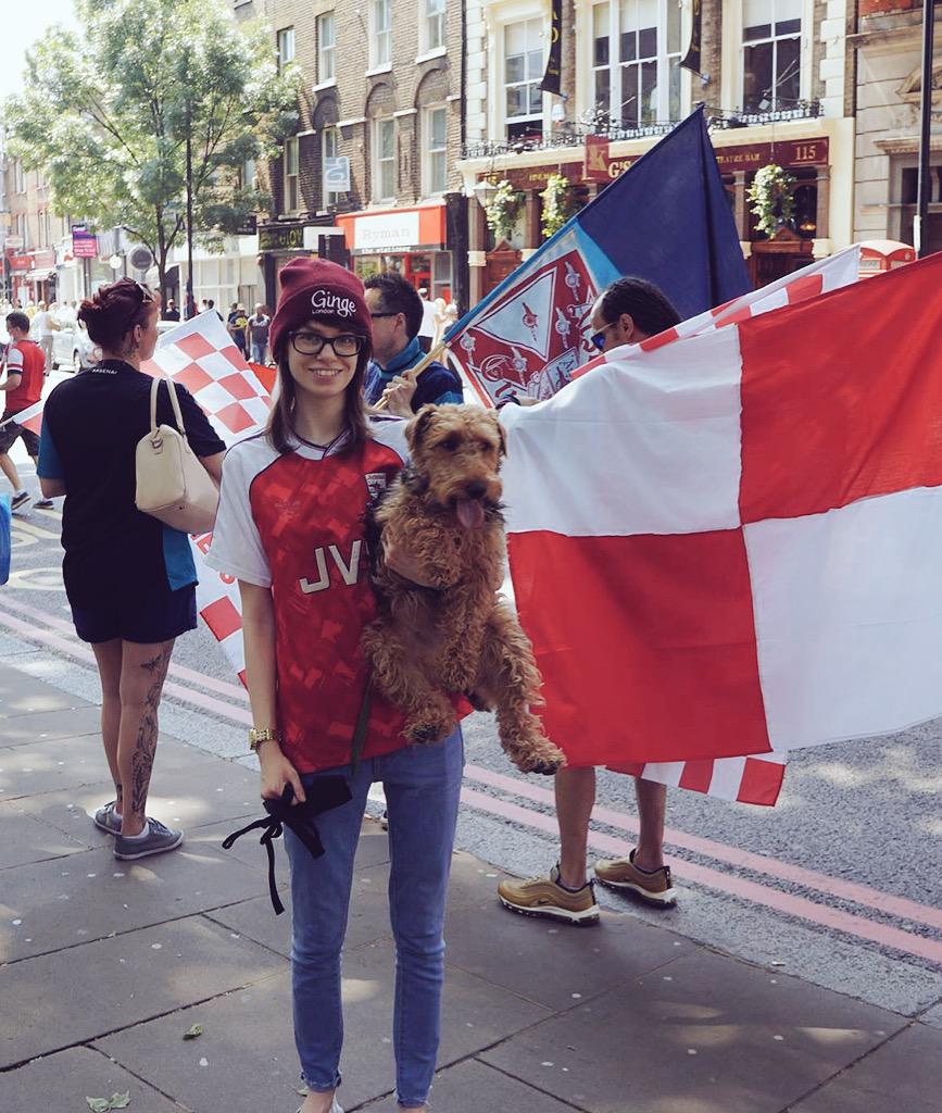 otisairedale's tweet photo. Fantastic Arsenal!!! You are great. This is human and Lottie last year at the parade ⚽️ http://t.co/qA5sBfGHl9