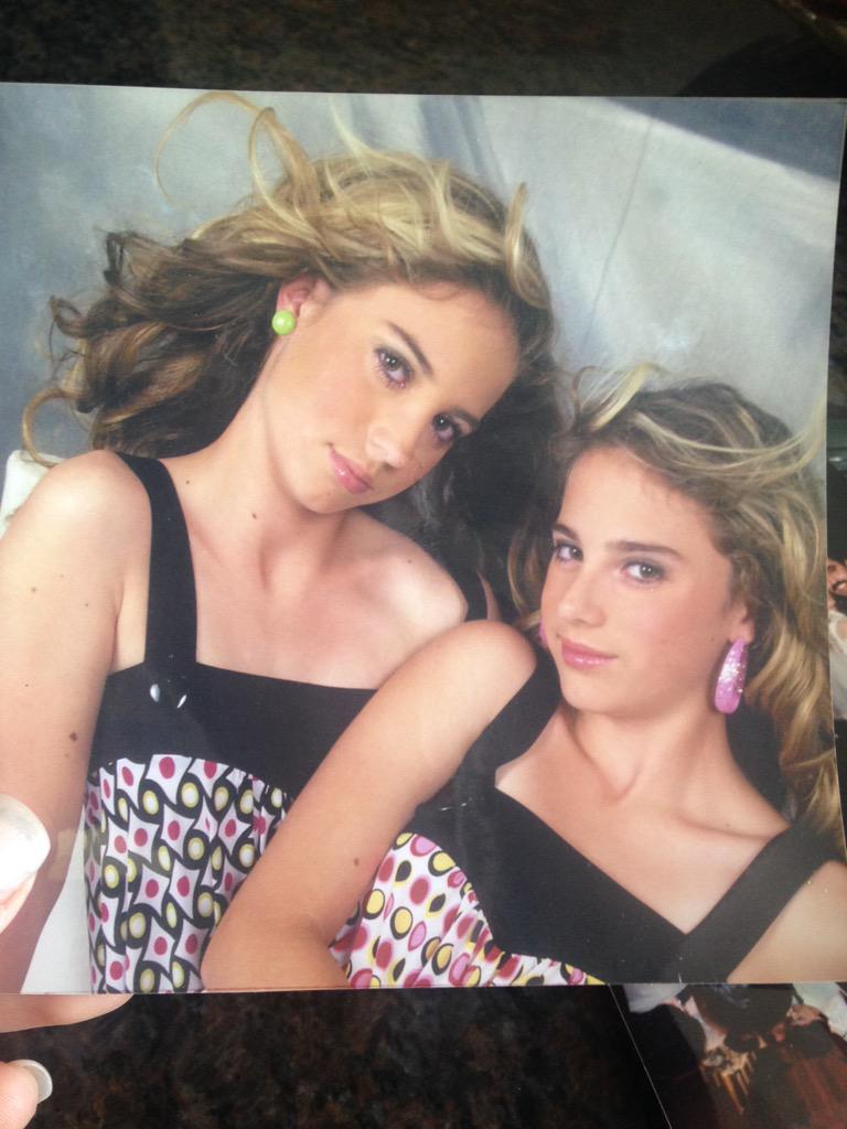 CarlyLomonaco's tweet photo. Kickin'it and killin'it with my twin #heartbreakers #zoolander #morewindplease http://t.co/n8g0tFiQa0