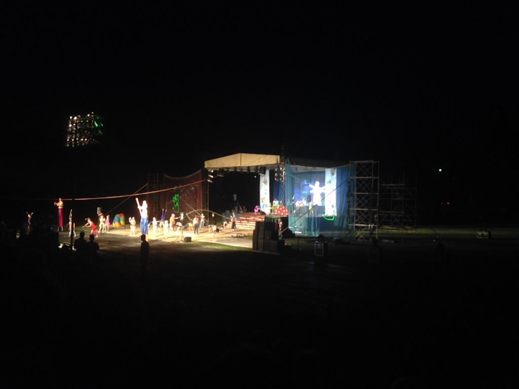 kirapple's tweet photo. Эй,Мск, Спб. У нас тут день города. Не так масштабно, но по- родному🏩 http://t.co/GPBtUH3Jf5