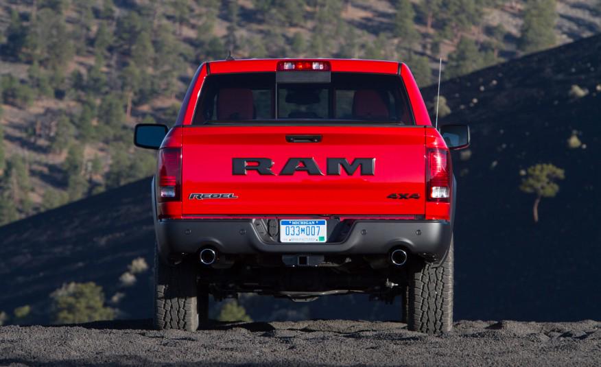 CARandDRIVER's tweet image. Tested: The 2015 Ram Rebel 1500 4x4. It&apos;s not subtle. cardrive.co/6011hTg3