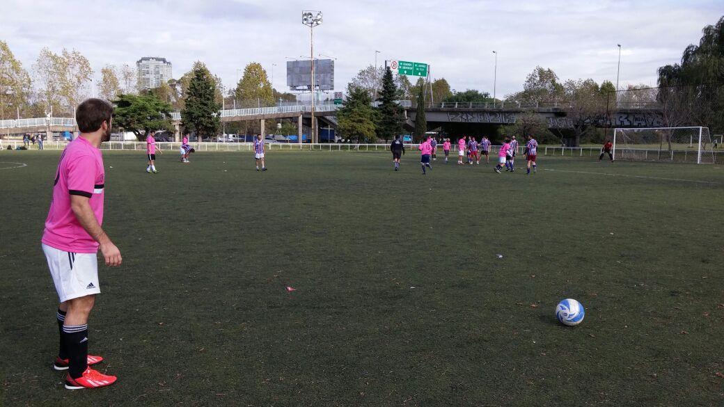 Victoria 1 por 0 vs gatorei en <a href="/UBADeportes/">UBA Deportes</a> . Gol de cabeza de <a href="/guillertuiter/">Guillermo Gambina</a>