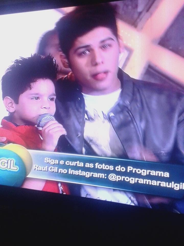 zefelipedaily's tweet photo. Ele tá lindo #ZeFelipeNoProgramaRaulGil http://t.co/859ZOqmrJ0