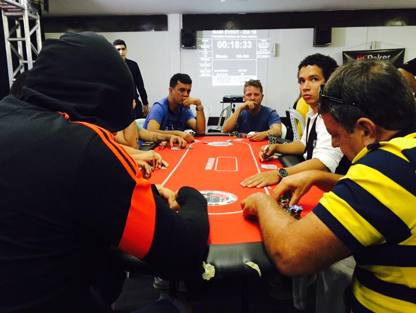 CanalPokerHD's tweet photo. http://t.co/YPZ1ZRft8t