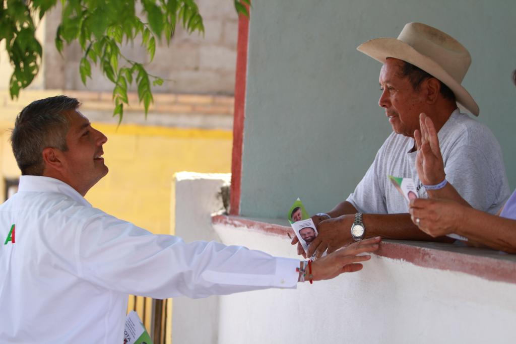 alunacanales's tweet photo. El centro de #Saltillo sabe que #LaEstamosArmando @Inocencio_AW http://t.co/1Qva5j0OzJ