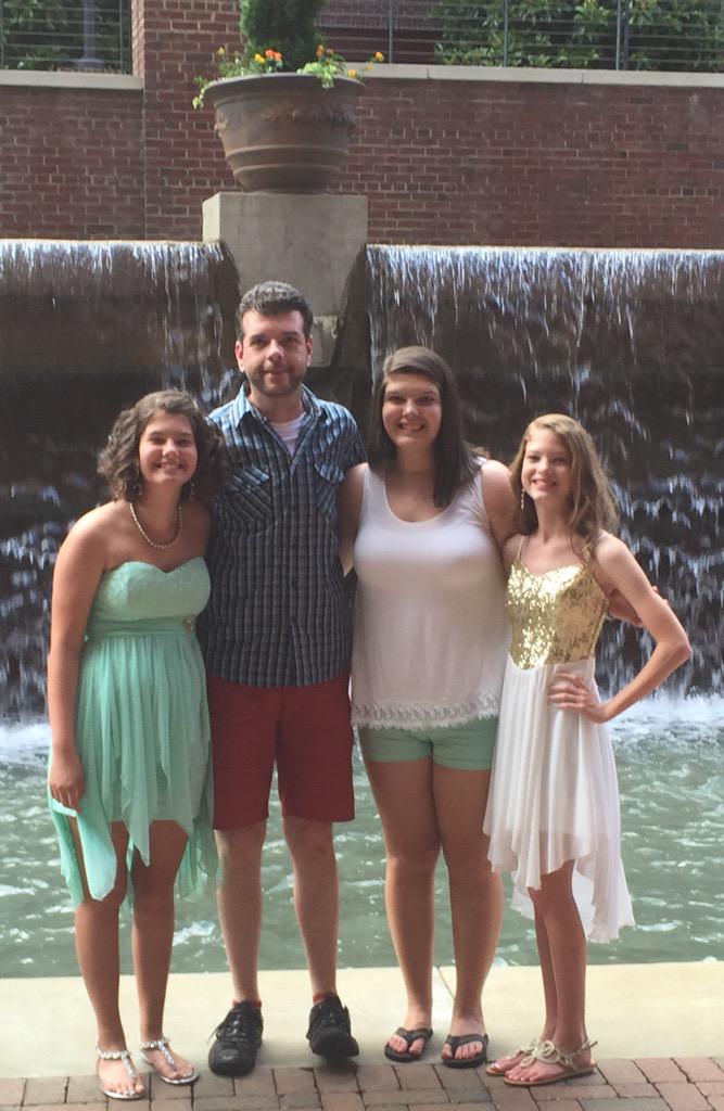 twgib's tweet photo. 8th grade formal already!! http://t.co/OYYDBu0BlI