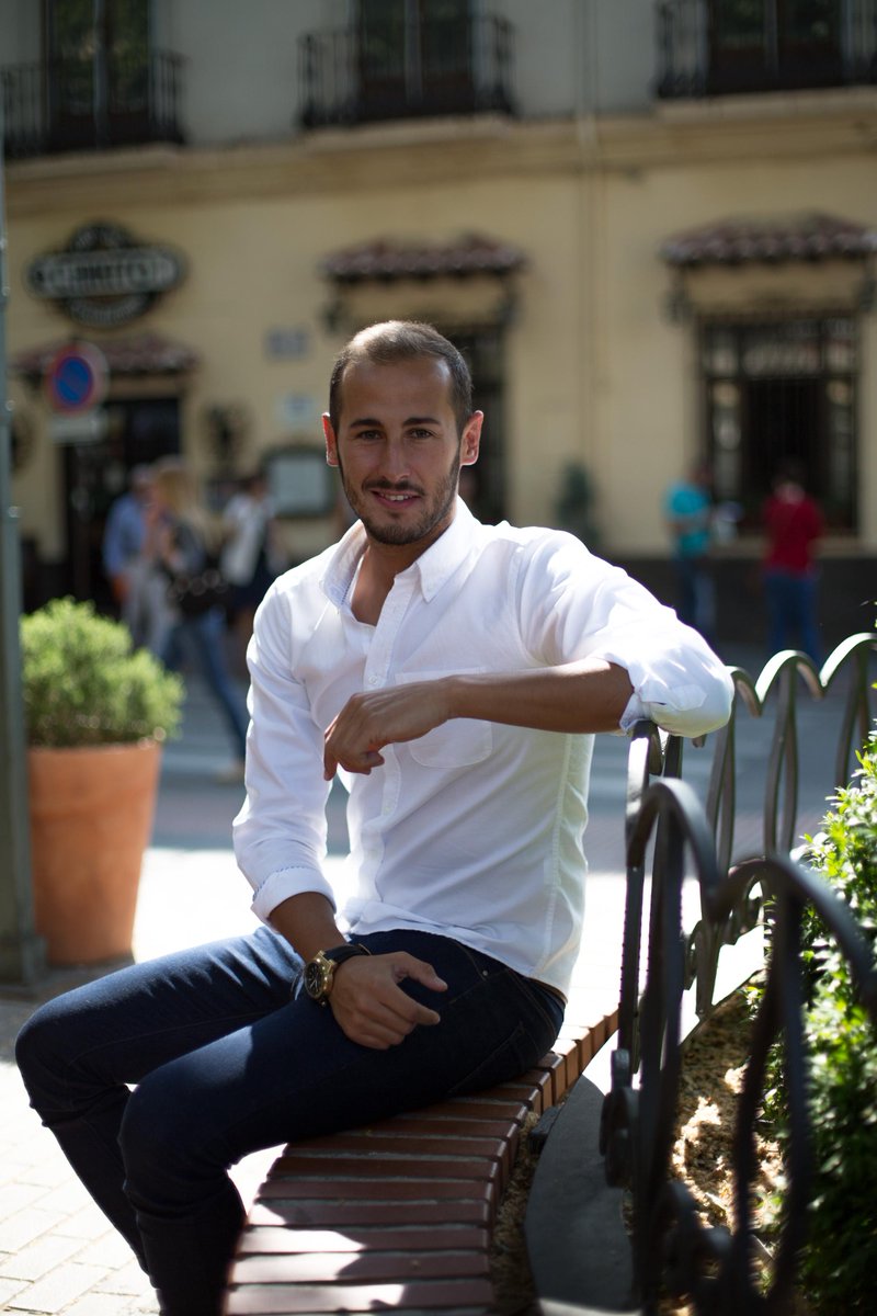 ideal_granada's tweet photo. #GranadaCF «Seguiré en Alemania, pero algún día espero poder jugar en el Granada» http://t.co/UeAmyHZwXu http://t.co/ihHIDNzr3z