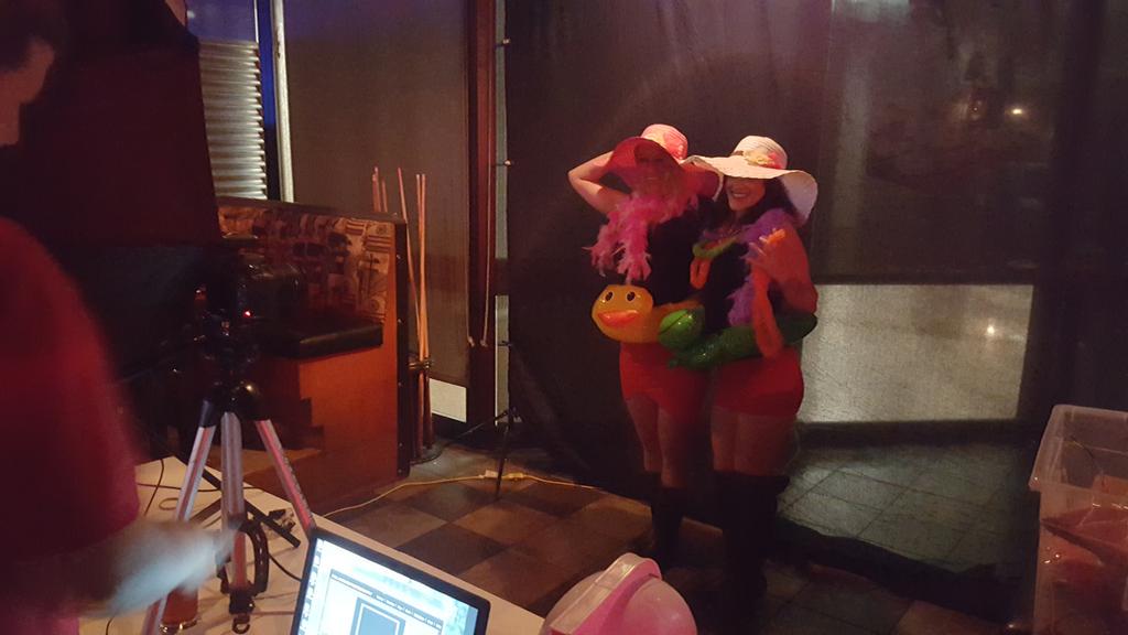 kcco_gta's tweet photo. Get your goofy on at the photo booth! #unofficialmeetup @theCHIVE http://t.co/YMJSW7xZs0