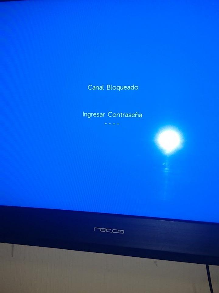 DressdB's tweet image. #ayudenme #televisor #recco alguien sabe que debo hacer? Eh