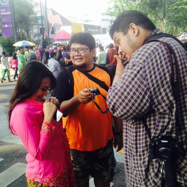 Alivianiar's tweet photo. Ciyee kembar @AlifDolip ..RT @jarwo_jtv: shooting jarwo karo duo gemol http://t.co/gJBu1ufmPO”