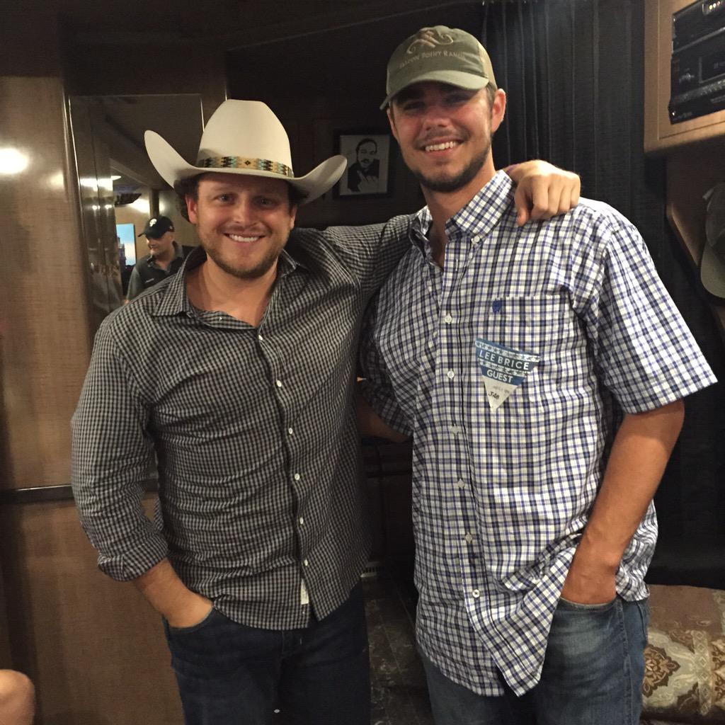 joshabbottband's tweet photo. Ran into a familiar face out here in Virginia! @MBrewer16 #wreckem #HokieNation http://t.co/fecWWWyq6W