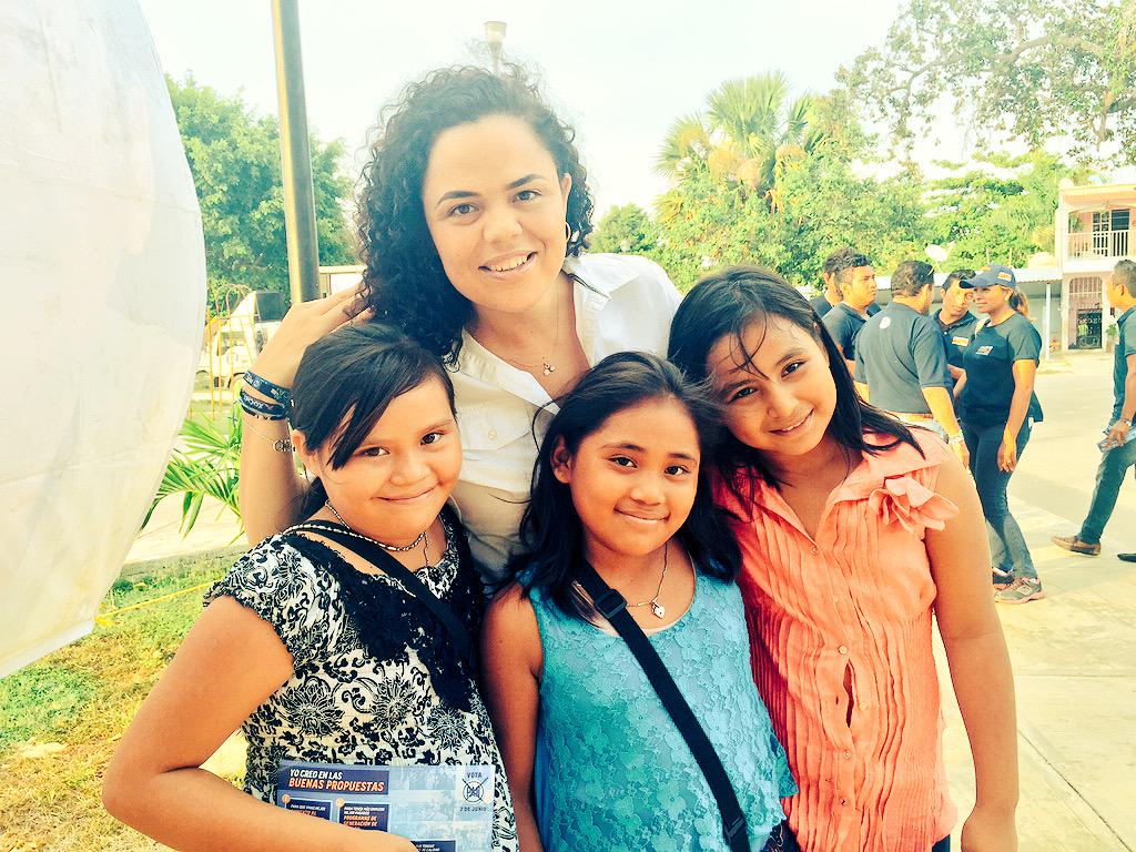 marianagc's tweet photo. Con el presente y el futuro de #Campeche... Nuestros niños. ¡Gran tarde! http://t.co/Pre3mh2PCP