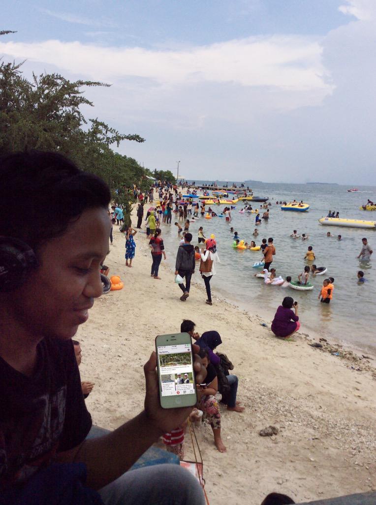 Djachsan's tweet image. Stay connected to the Internet with opera mini meskipun sedang liburan. @opera_id #OperaInHand