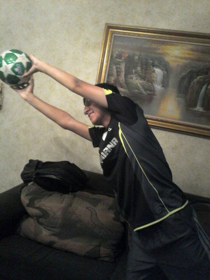 BetoAF98's tweet photo. @futaztecadep #FinalBotanera #LiguillaBotanera Por favor RT!!! Atajada estilo Marchesín :D http://t.co/EBHIG0TqM7