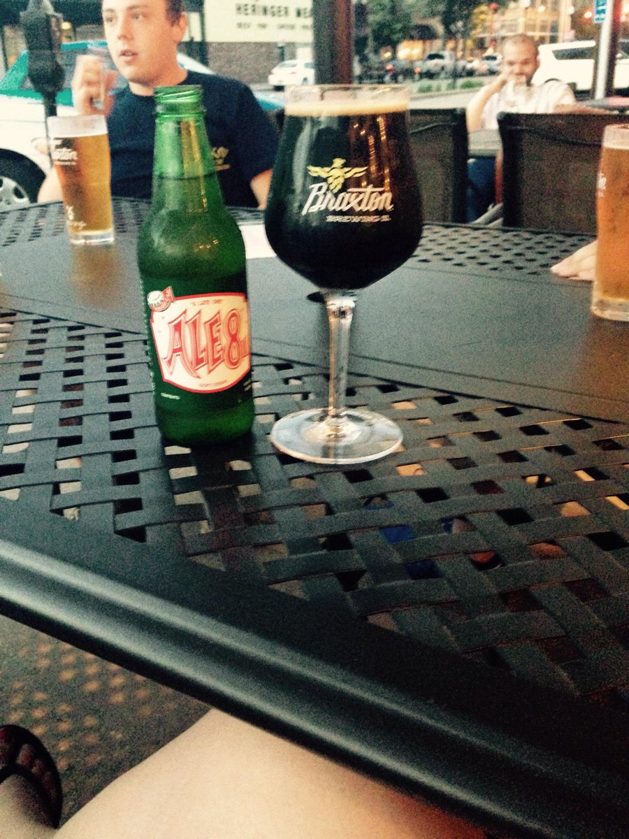 Erinkenzieb's tweet photo. Spending my 25th birthday at @braxtonbrewco #perfect http://t.co/7cVO354IdL