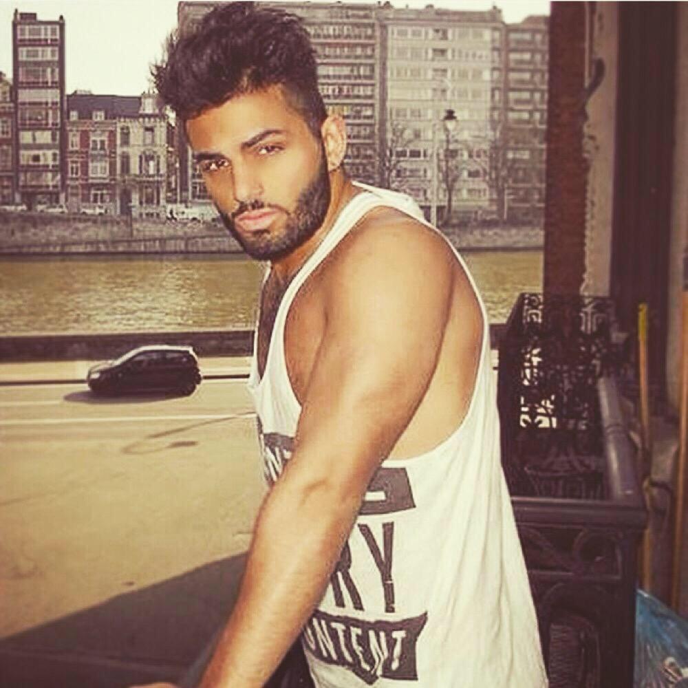 arabic_samy's tweet photo. Je suis dure à cerner comme mes yeux qui sont dure à fermer. #TeamInsomniaque #algerien #PostBadBebar http://t.co/iks4WwuzCV