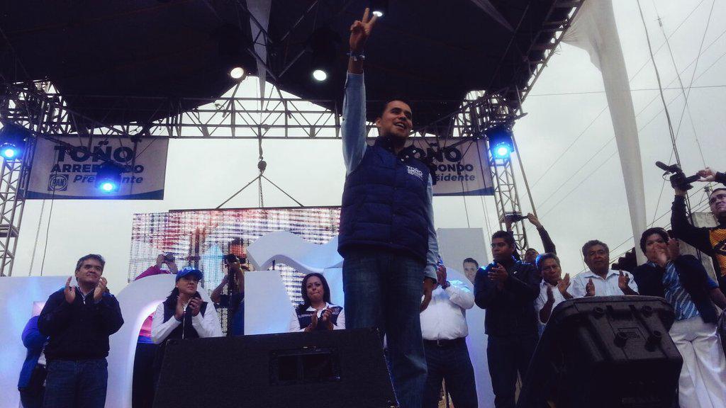 AARREDONDOM's tweet photo. El triunfo que tendrá Acción Nacional este 7 de junio será histórico. #PreCierre en Valtierrilla. #SalamancaCrece http://t.co/9uBZ00oiGQ