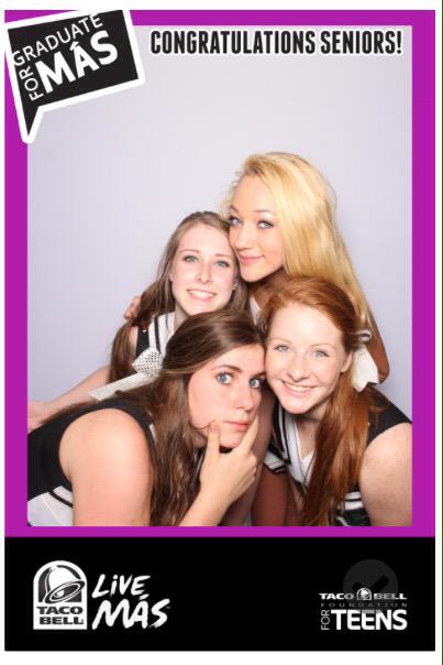 SabrinaEnri's tweet photo. Taco Bell #CPHSprojectgrad @Phoebeoakley13 @ciara_9898 @kyliesueee @audreyful_ @jamie_dellap http://t.co/AmdFrdn9dC