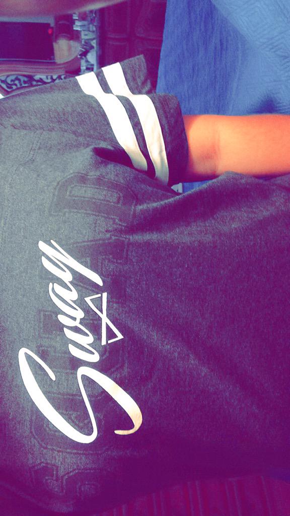 ashleyc231's tweet photo. Just came in... @iamValC #SwaySquad @WearValentin in love β€οΈ http://t.co/ERMRVZKkvT