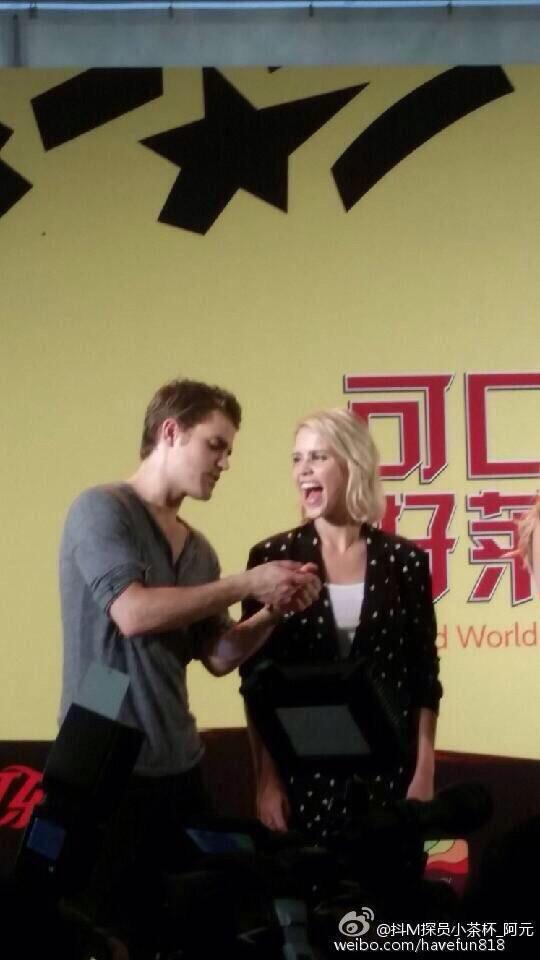 WesleySourceFR_'s tweet photo. #PHOTOS de @paulwesley a là convention #WizardWorldFansTangComicCon à Guangzhou (Chine) aujourd'hui  [30/05/15] http://t.co/JOdOGIaJ5H