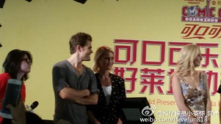 WesleySourceFR_'s tweet photo. #PHOTOS de @paulwesley a là convention #WizardWorldFansTangComicCon à Guangzhou (Chine) aujourd'hui  [30/05/15] http://t.co/Bw673NfWqm