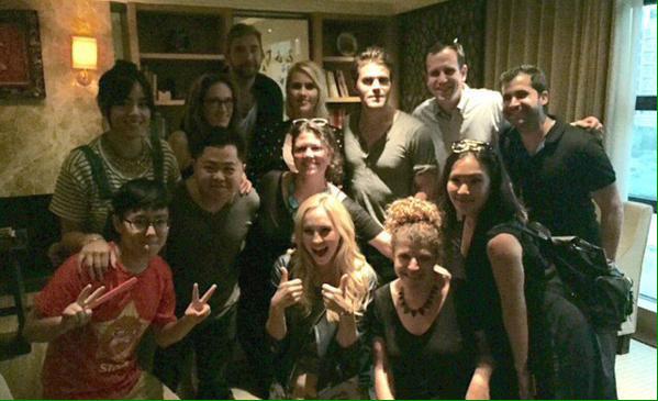 WesleySourceFR_'s tweet photo. #PHOTOS de @paulwesley @CandiceAccola et @claireholt à Guangzhou (Chine) aujourd'hui [30/05/15] http://t.co/MIYv4y1pag