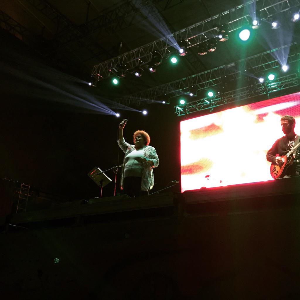 Artık sahne onun! Selda Bağcan #ekşifest2015'de!
"Bu yaştan sonra rock konserlerindeyim!"