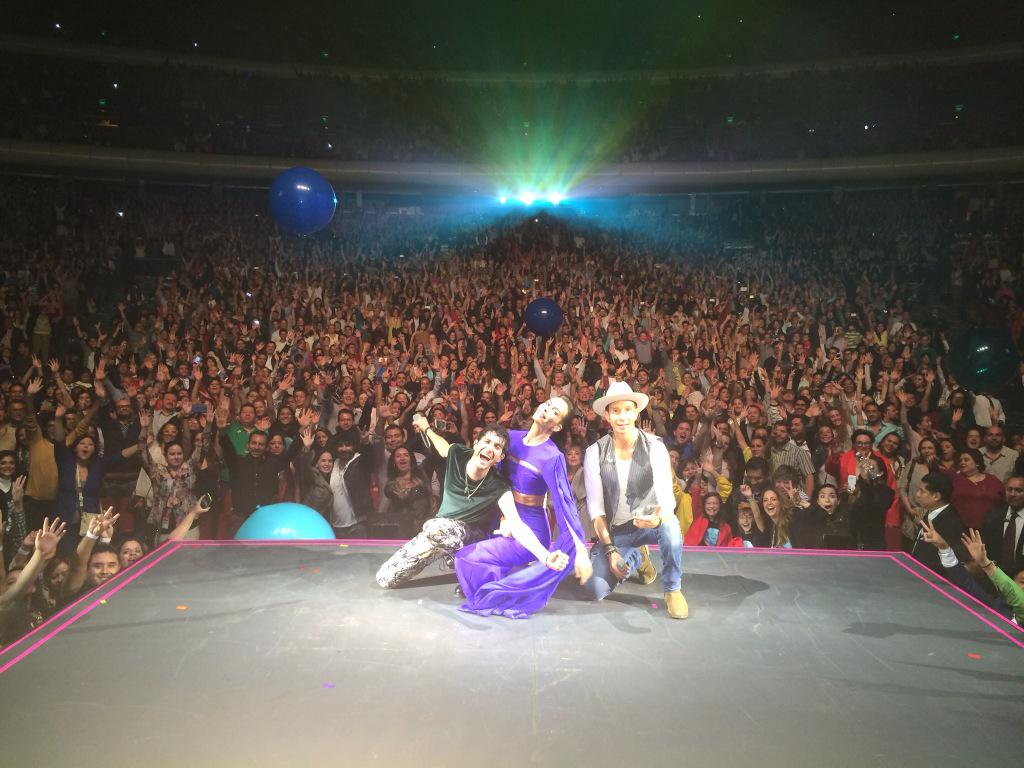 SashaSokol's tweet photo. Gracias, Auditorio. Gracias Ciudad de México. http://t.co/FEt6JWSa0B